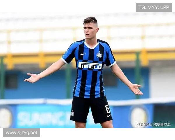 足球球员近期状态回暖，表现稳健值得关注