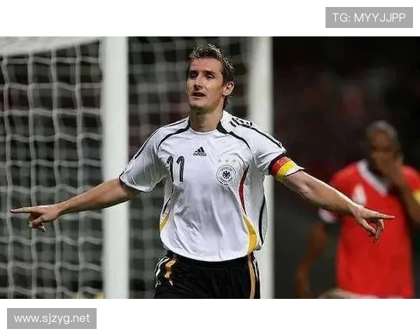 伊萨克从边锋到中锋的战术角色演变解析